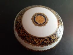 1950s Bacchus Limoges France Round Porcelain Trinket Box 12 1950s Bacchus Limoges France Round Porcelain Trinket Box -CHAIRISH Shop 1950s bacchus limoges france round porcelain trinket box 4709