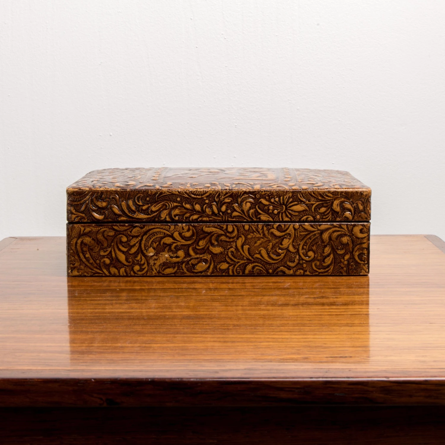 1950s Fighting Matador Embossed Leather Box 4 1950s Fighting Matador Embossed Leather Box - Image 2