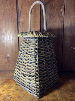 1960s Large Rattan Basket -CHAIRISH Shop 1960s large rattan basket 4847