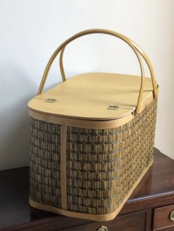 1960s Mid-Century Modern Raffia Picnic Basket -CHAIRISH Shop 1960s mid century modern raffia picnic basket 8426