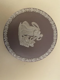1970s Wedgwood Pale Purple Round Box 9 1970s Wedgwood Pale Purple Round Box -CHAIRISH Shop 1970s wedgwood pale purple round box 7040
