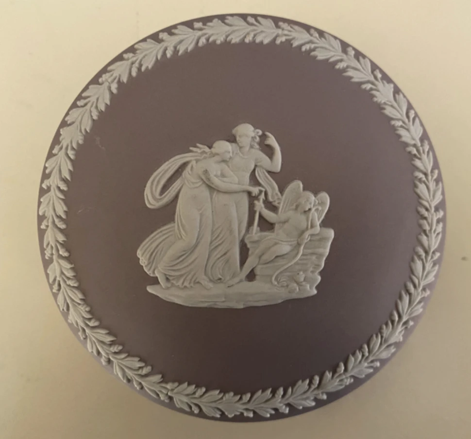 1970s Wedgwood Pale Purple Round Box 7 1970s Wedgwood Pale Purple Round Box - Image 5