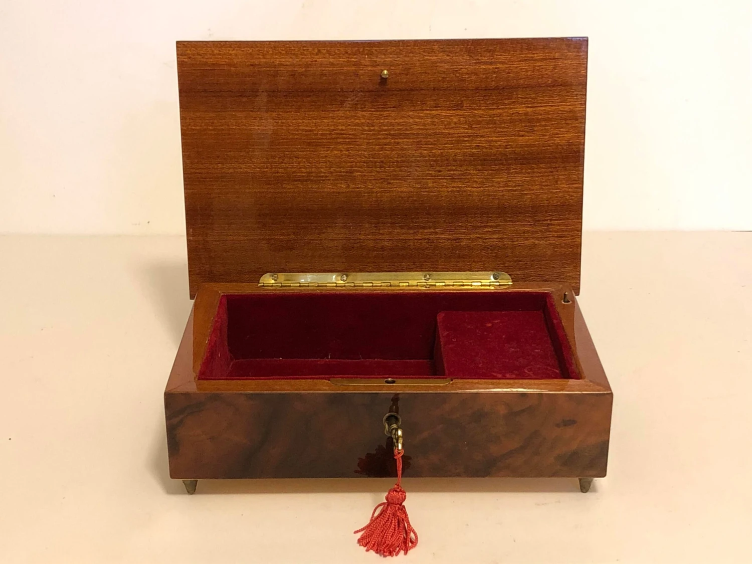 1980s Arabesque Italian Hand Crafted Inlaid Wood Jewelry Box 7 1980s Arabesque Italian Hand Crafted Inlaid Wood Jewelry Box - Image 5