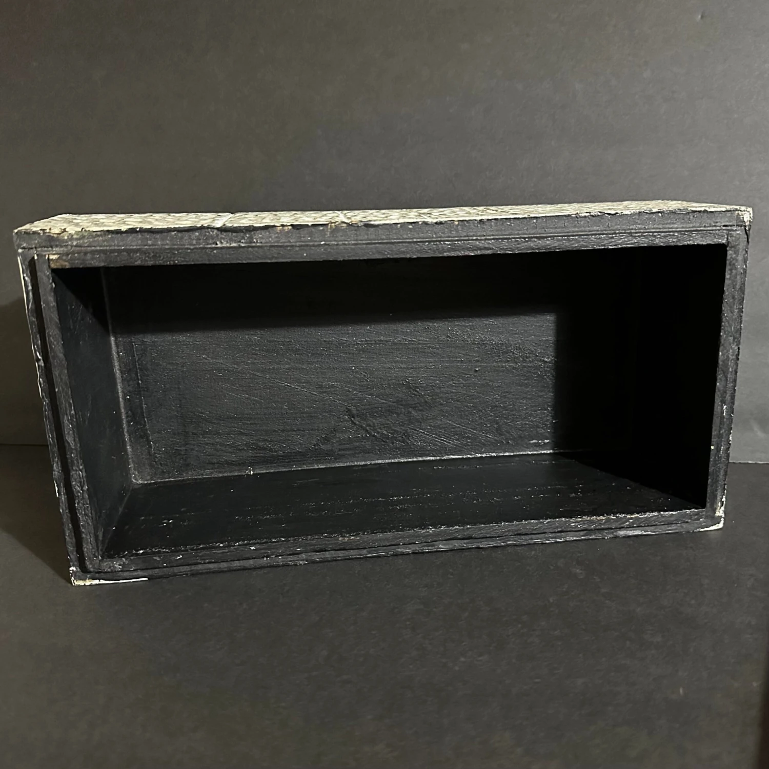 1990s Vintage Carved Wood Box With Lid Gray White & Black 9 1990s Vintage Carved Wood Box With Lid Gray White & Black - Image 7