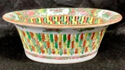 19th Century Chinese Rose Medallion Reticulated Porcelain Basket 15 19th Century Chinese Rose Medallion Reticulated Porcelain Basket -CHAIRISH Shop 19th century chinese rose medallion reticulated porcelain basket 1473