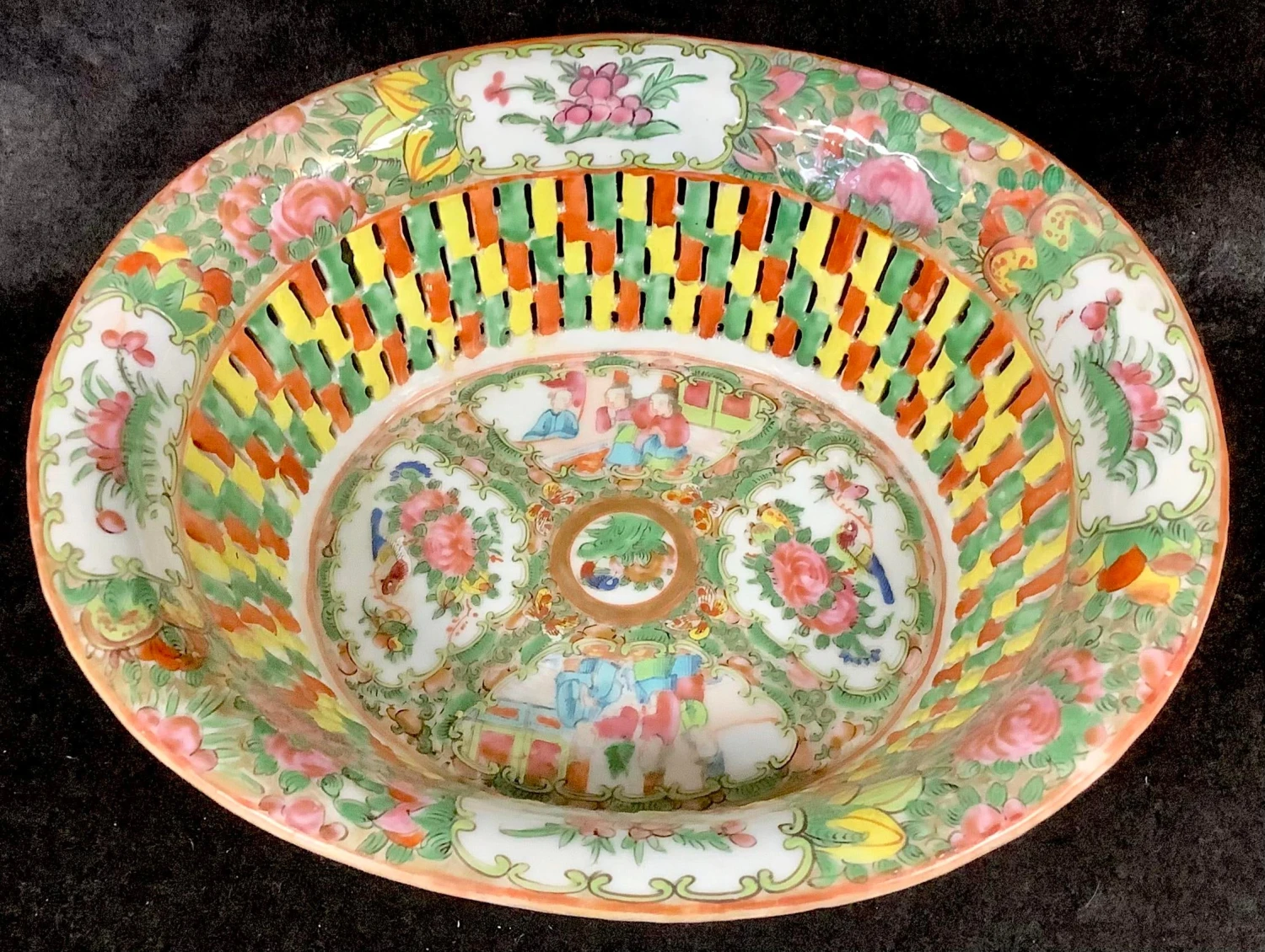 19th Century Chinese Rose Medallion Reticulated Porcelain Basket 5 19th Century Chinese Rose Medallion Reticulated Porcelain Basket - Image 3