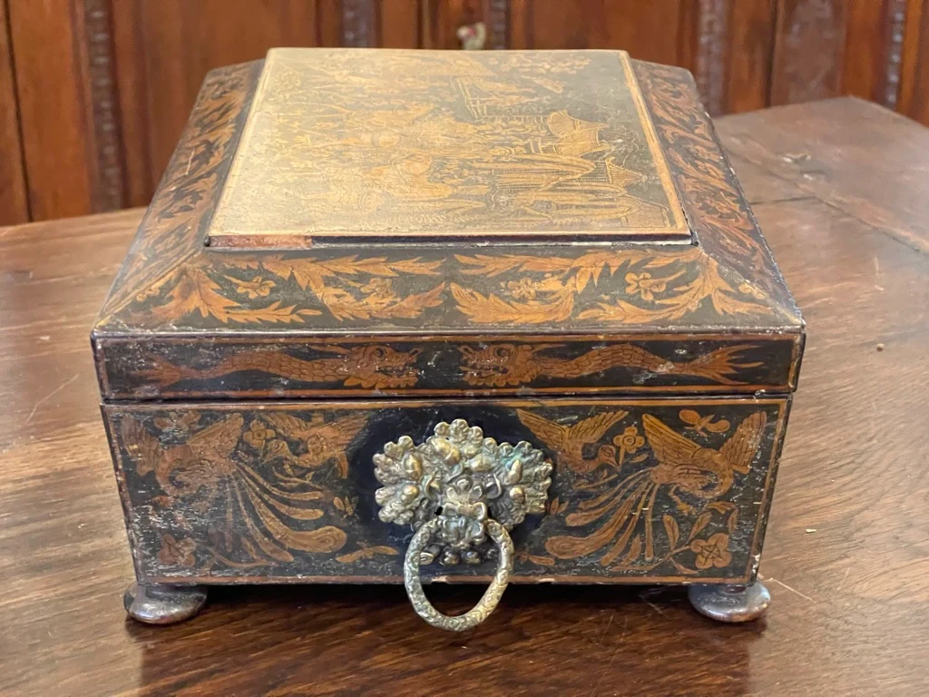 19th Century English Regency Penwork Double-Handled Jewelry Box - Chinoiserie 6 19th Century English Regency Penwork Double-Handled Jewelry Box - Chinoiserie - Image 4
