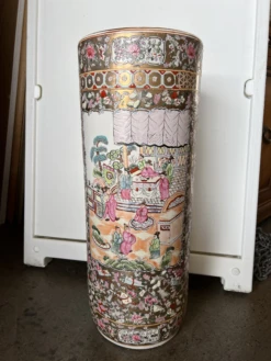20th Century Asian Famille Rose Umbrella Stand -CHAIRISH Shop 20th century asian famille rose umbrella stand 7130