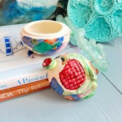 20th Century Chinoiserie Porcelain Tobacco Leaf Pomegranate Lidded Box -CHAIRISH Shop 20th century chinoiserie porcelain tobacco leaf pomegranate lidded box 6700