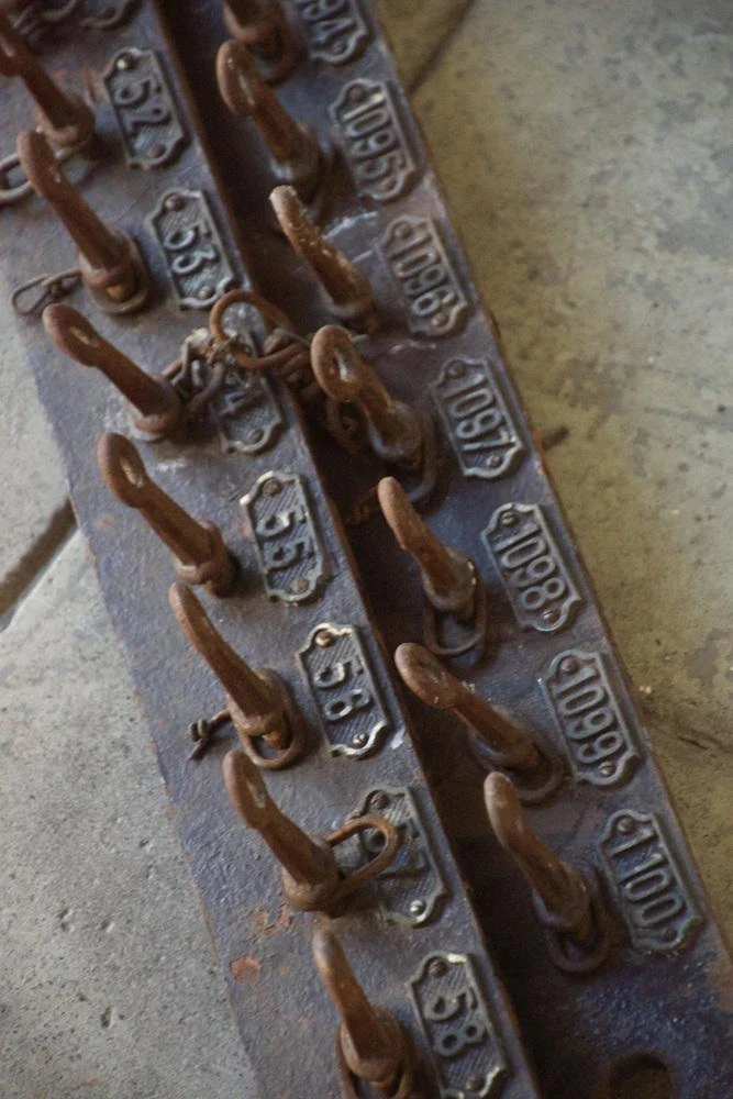 Antique Cast Iron Racks, 1900s, Set Of 2 4 Antique Cast Iron Racks, 1900s, Set Of 2 - Image 2