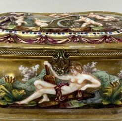 Antique Naples Capodimonte Porcelain Gilt Mounted Jewlery Dresser Or Trinket Box Casket -CHAIRISH Shop antique naples capodimonte porcelain gilt mounted jewlery dresser or trinket box casket 0116