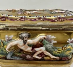 Antique Naples Capodimonte Porcelain Gilt Mounted Jewlery Dresser Or Trinket Box Casket -CHAIRISH Shop antique naples capodimonte porcelain gilt mounted jewlery dresser or trinket box casket 1357