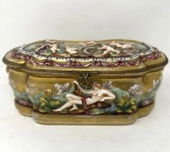 Antique Naples Capodimonte Porcelain Gilt Mounted Jewlery Dresser Or Trinket Box Casket -CHAIRISH Shop antique naples capodimonte porcelain gilt mounted jewlery dresser or trinket box casket 4791