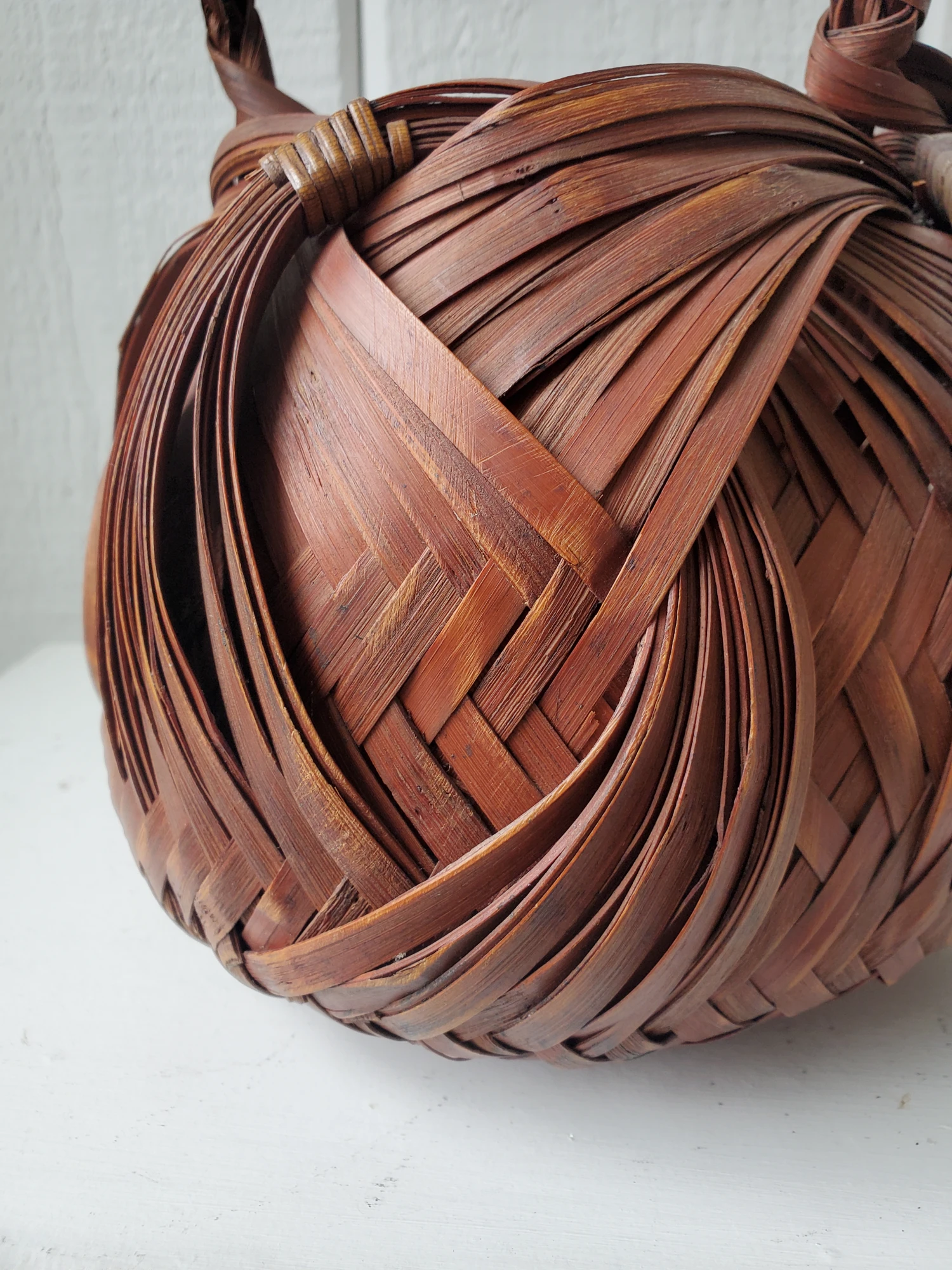 C. 1940s Vinage Handwoven Rattan Basket 6 C. 1940s Vinage Handwoven Rattan Basket - Image 4