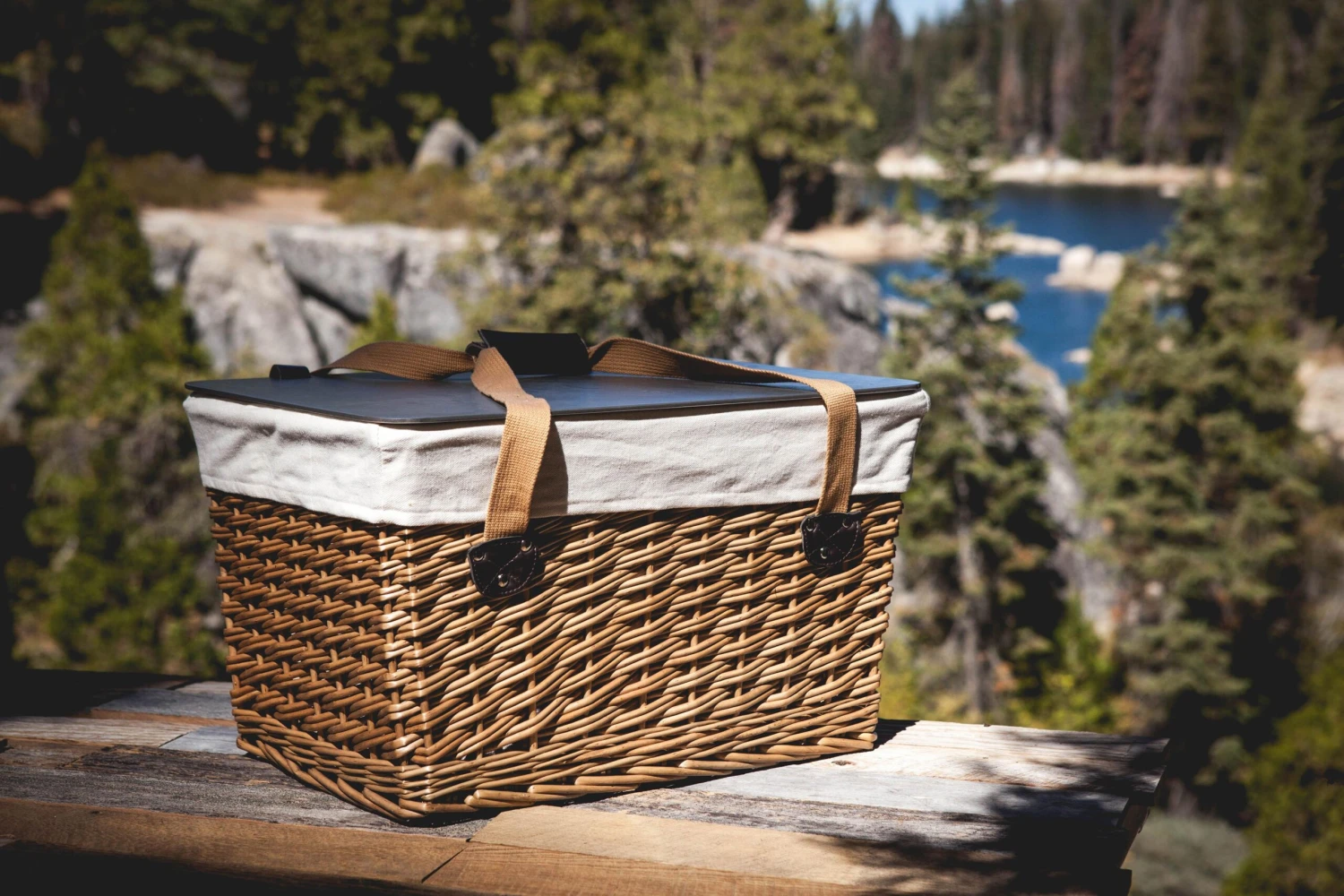 Canasta Grande Picnic Basket With Brown Lid 4 Canasta Grande Picnic Basket With Brown Lid - Image 2