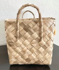 Circa 1980 Boho Chic Handwoven Coconut Leaf & Raffia Embroidered Basket -CHAIRISH Shop circa 1980 boho chic handwoven coconut leaf and raffia embroidered basket 7042