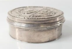 Early 20th Century Elkington & Co. Sterling Silver Trophy Box -CHAIRISH Shop early 20th century elkington and co sterling silver trophy box 8402