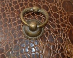 Early 20th Century Round Vintage Crocodile Embossed Leather Lidded Box -CHAIRISH Shop early 20th century round vintage crocodile embossed leather lidded box 6981