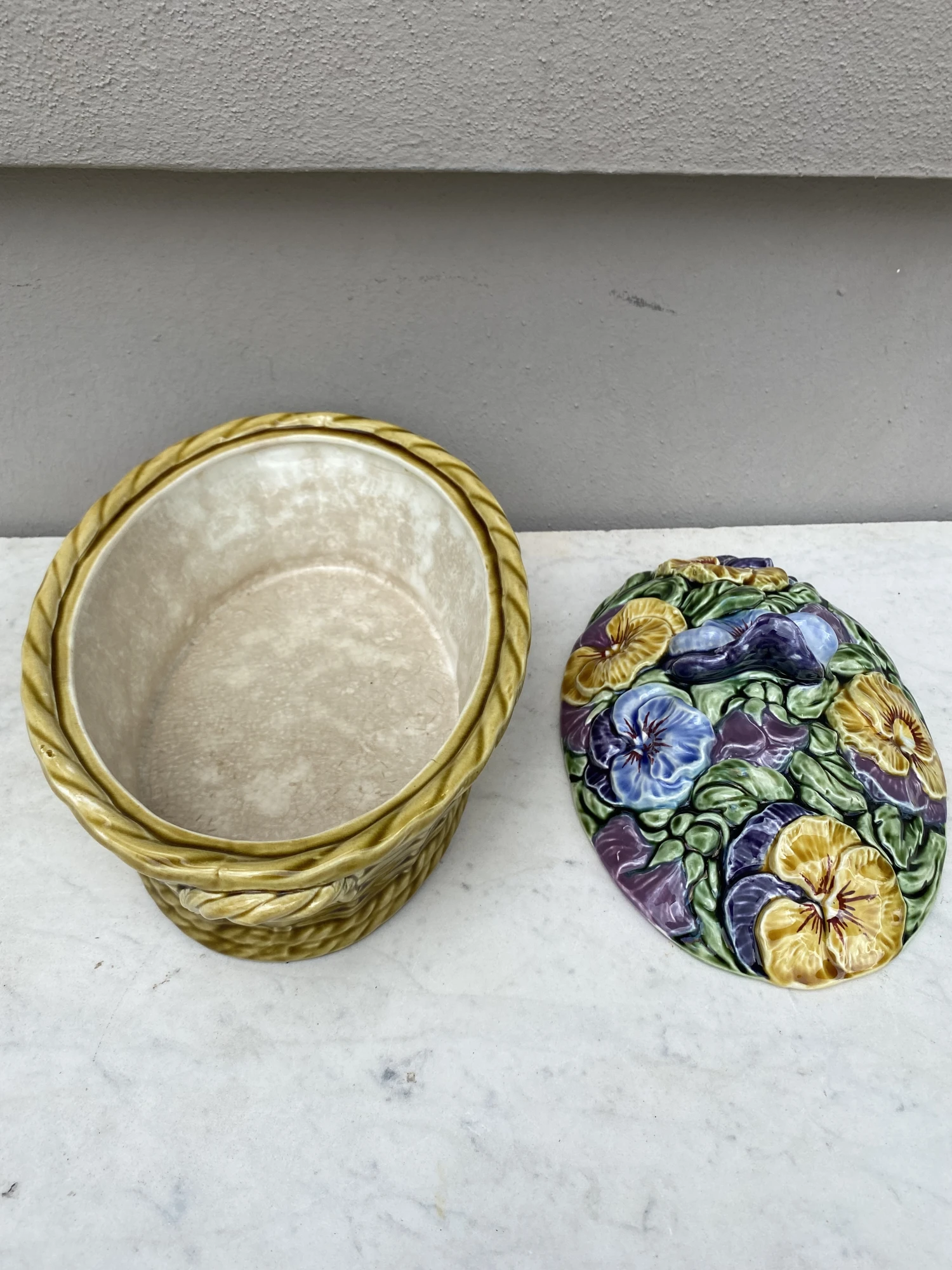 French Majolica Pansies Basket Sarreguemines, Circa 1920 6 French Majolica Pansies Basket Sarreguemines, Circa 1920 - Image 4