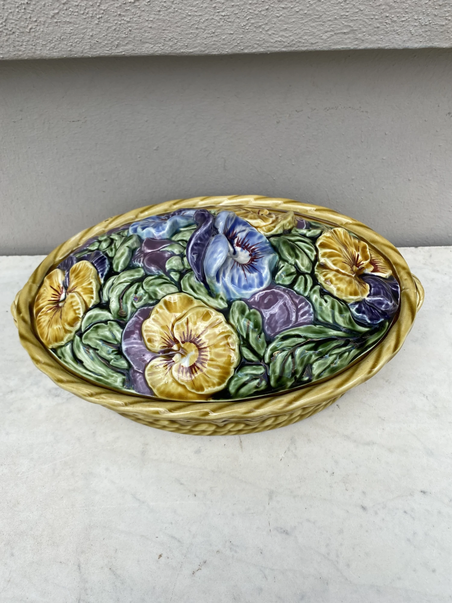 French Majolica Pansies Basket Sarreguemines, Circa 1920 5 French Majolica Pansies Basket Sarreguemines, Circa 1920 - Image 3