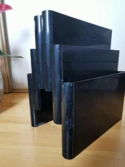Italian Model 4675 Black Magazine Rack By Giotto Stoppino For Kartell, 1970s -CHAIRISH Shop italian model 4675 black magazine rack by giotto stoppino for kartell 1970s 2233