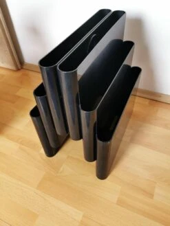 Italian Model 4675 Black Magazine Rack By Giotto Stoppino For Kartell, 1970s -CHAIRISH Shop italian model 4675 black magazine rack by giotto stoppino for kartell 1970s 5329