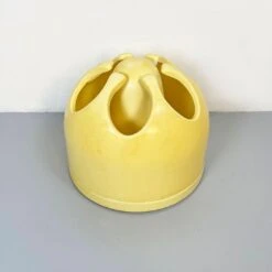 Italian Space Age Pistil Shape Light Yellow Plastic Umbrella Stand, 1970s -CHAIRISH Shop italian space age pistil shape light yellow plastic umbrella stand 1970s 6476
