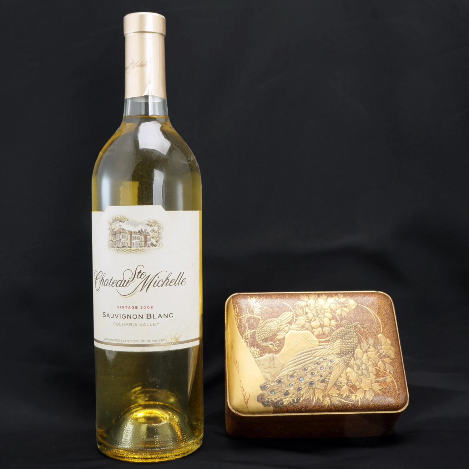 Japanese Edo Meiji Finely Lacquered Box With Peacocks 4 Japanese Edo Meiji Finely Lacquered Box With Peacocks - Image 2