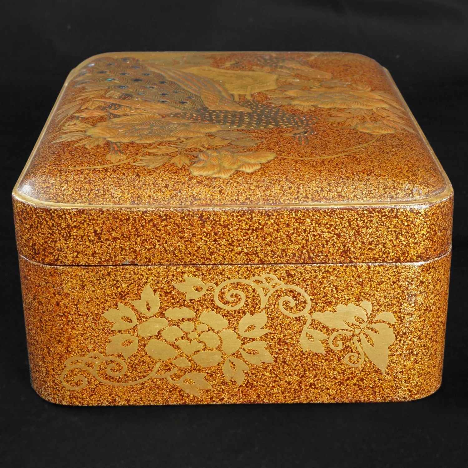 Japanese Edo Meiji Finely Lacquered Box With Peacocks 9 Japanese Edo Meiji Finely Lacquered Box With Peacocks - Image 7
