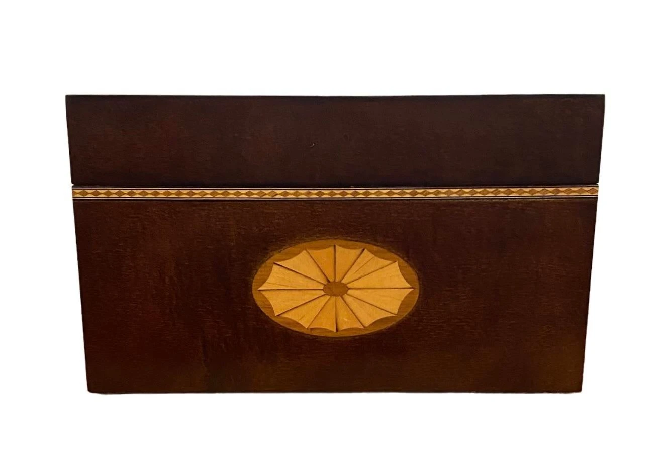 Large Georgian Style Mahogany Veneered Box With Patera Inlay By Bombay Company 5 Large Georgian Style Mahogany Veneered Box With Patera Inlay By Bombay Company - Image 3