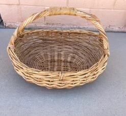 Large Rustic European Woven Rattan/Wicker Gathering Basket -CHAIRISH Shop large rustic european woven rattanwicker gathering basket 7202