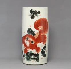 Late 19th Century Chinese Qing Foo Dog Porcelain Umbrella Holder In Iron Red -CHAIRISH Shop late 19th century chinese qing foo dog porcelain umbrella holder in iron red 8162