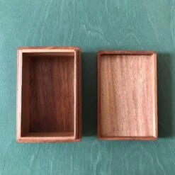 Late 20th Century Inlaid Wood & Abalone Marquetry Face Trinket Box -CHAIRISH Shop late 20th century inlaid wood and abalone marquetry face trinket box 4145