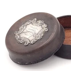 Leather And Silver Snuff Box, Circa 1890 15 Leather And Silver Snuff Box, Circa 1890 -CHAIRISH Shop leather and silver snuff box circa 1890 6136