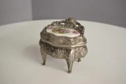 Metal Jewelry Box, 1950s -CHAIRISH Shop metal jewelry box 1950s 5935