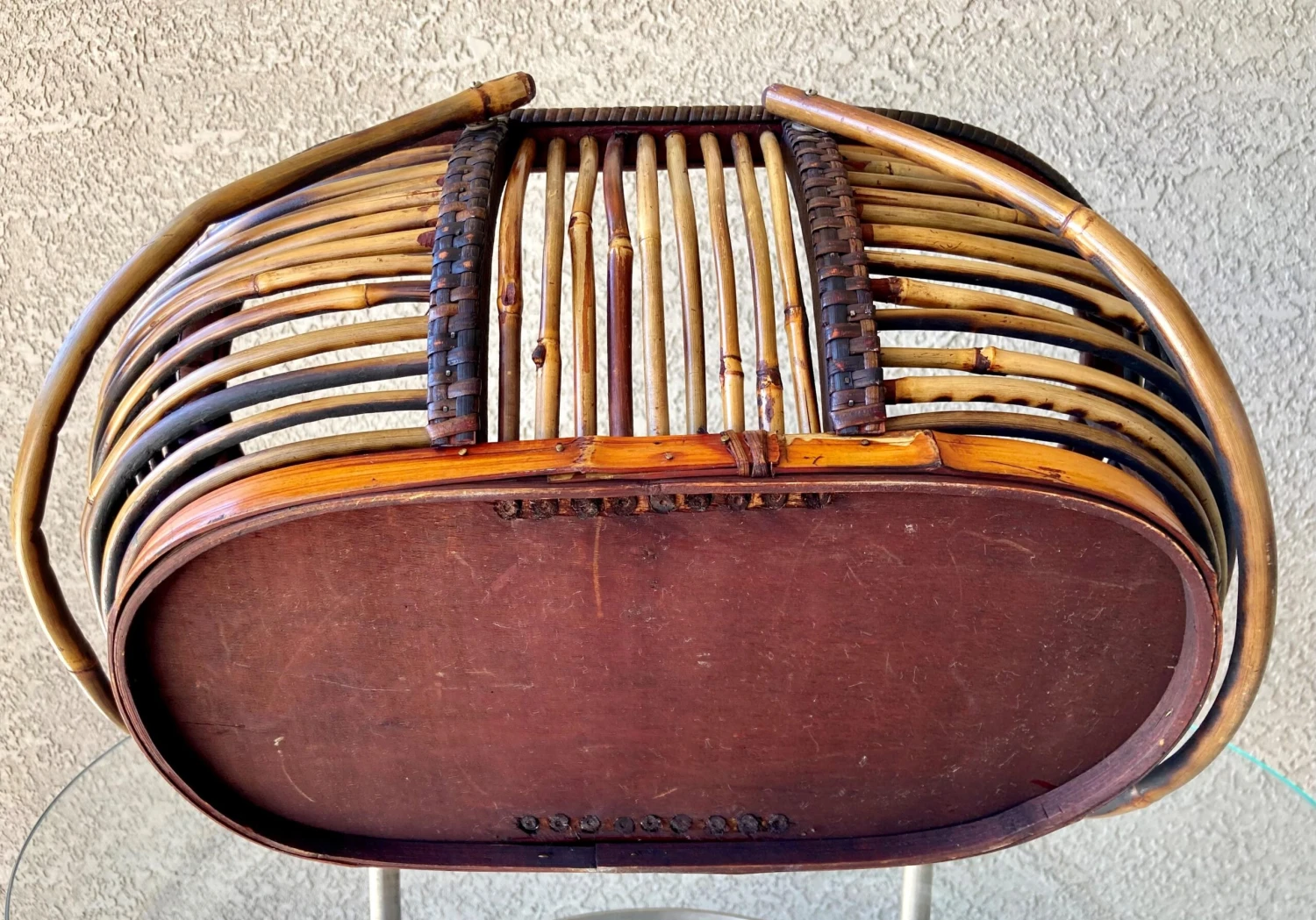 Mid 20th-Century Sizable Pencil Reed Bamboo Basket With Fold-Down Handles 12 Mid 20th-Century Sizable Pencil Reed Bamboo Basket With Fold-Down Handles - Image 10