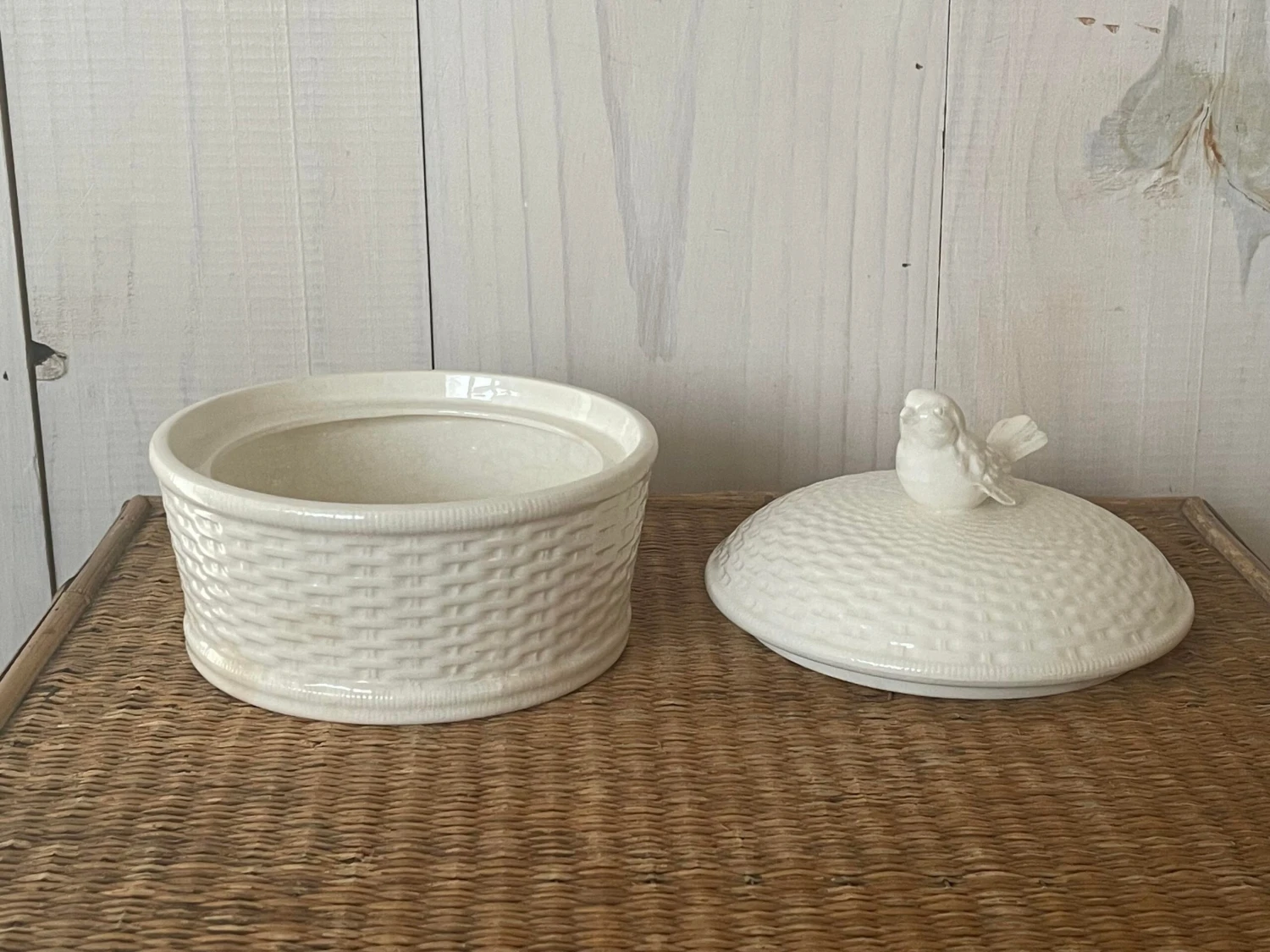 Mid 20th Century White Porcelain Box With Bird Handle 5 Mid 20th Century White Porcelain Box With Bird Handle - Image 3