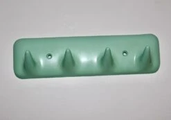 Mid-Century Plastic Green Wall Hook, Italy, 1950s -CHAIRISH Shop mid century plastic green wall hook italy 1950s 6107