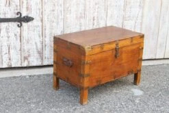 Mid-Century Teak & Brass Colonial Box -CHAIRISH Shop mid century teak and brass colonial box 8774