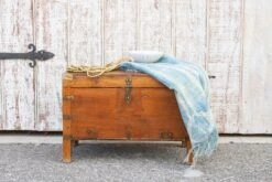 Mid-Century Teak & Brass Colonial Box -CHAIRISH Shop mid century teak and brass colonial box 9668