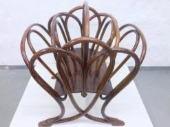 No. 1 Bugholz Newspaper Stand From Gebrüder Thonet, 1890s -CHAIRISH Shop no 1 bugholz newspaper stand from gebruder thonet 1890s 9186