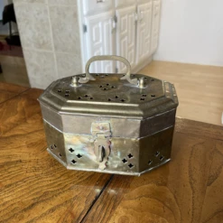 Pierced Brass Cricket Box 17 Pierced Brass Cricket Box -CHAIRISH Shop pierced brass cricket box 7064