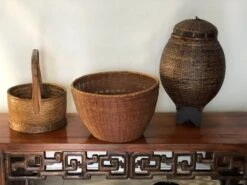 Rustic Chinese 19th Century Woven Rattan Large Round Grain Basket 15 Rustic Chinese 19th Century Woven Rattan Large Round Grain Basket -CHAIRISH Shop rustic chinese 19th century woven rattan large round grain basket 5873