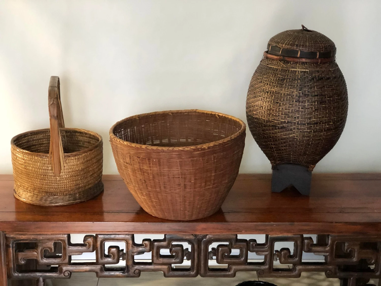 Rustic Chinese 19th Century Woven Rattan Large Round Grain Basket 6 Rustic Chinese 19th Century Woven Rattan Large Round Grain Basket - Image 4