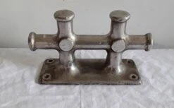 Small Cast Iron Coat Hook Bar In The Form Of A Clamp, 1970s -CHAIRISH Shop small cast iron coat hook bar in the form of a clamp 1970s 2310