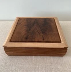 Vintage Artisan Hand Made Inlay Exotic Wood Dresser Or Jewelry Box -CHAIRISH Shop vintage artisan hand made inlay exotic wood dresser or jewelry box 0521