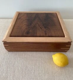 Vintage Artisan Hand Made Inlay Exotic Wood Dresser Or Jewelry Box -CHAIRISH Shop vintage artisan hand made inlay exotic wood dresser or jewelry box 0625