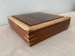 Vintage Artisan Hand Made Inlay Exotic Wood Dresser Or Jewelry Box -CHAIRISH Shop vintage artisan hand made inlay exotic wood dresser or jewelry box 2539