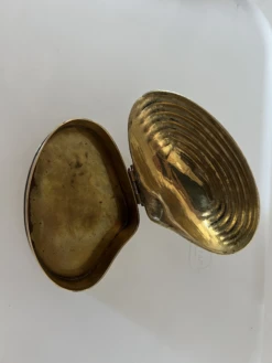Vintage Brass Shell Trinket Box -CHAIRISH Shop vintage brass shell trinket box 0570
