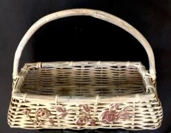 Vintage C1960s Large Whitewashed Graduated Oblong Gathering Basket With Handle And Floral Appliques 16 Vintage C1960s Large Whitewashed Graduated Oblong Gathering Basket With Handle And Floral Appliques -CHAIRISH Shop vintage c1960s large whitewashed graduated oblong gathering basket with handle and floral appliques 5996